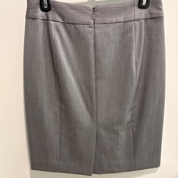 Women’s J. Crew Suiting Skirt, Grey three season wool - Picture 2 of 5